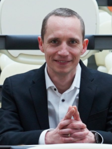 Dr. Alexander Lübbe